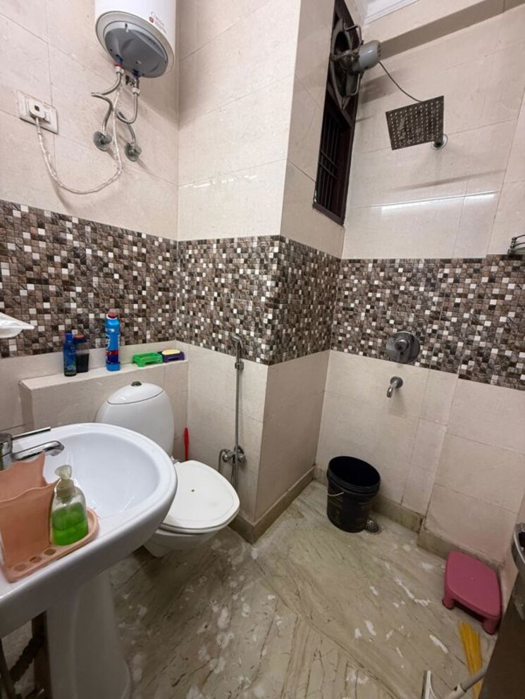 Team Area, paschim vihar 2 Bedroom 900 Sq.Ft. Builder Floor In Paschim Vihar Delhi 9923673