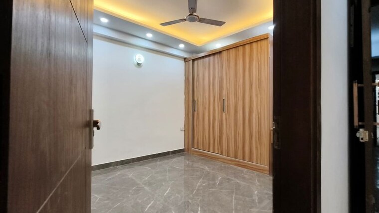 Room, ashok vihar 3 Bedroom 1250 Sq.Ft. Builder Floor In Ashok Vihar Delhi 9923689