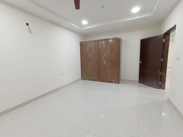 Room in 2 BHK Apartment at Aparna Zenon, Puppalaguda – for Rent