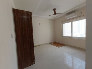 Room in 2 BHK Apartment at Aparna Zenon, Puppalaguda – for Rent