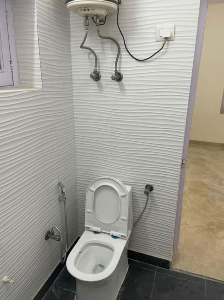 Bathroom, pitampura 6+ Bedroom 840 Sq.Ft. Independent House In Pitampura Delhi 9923709