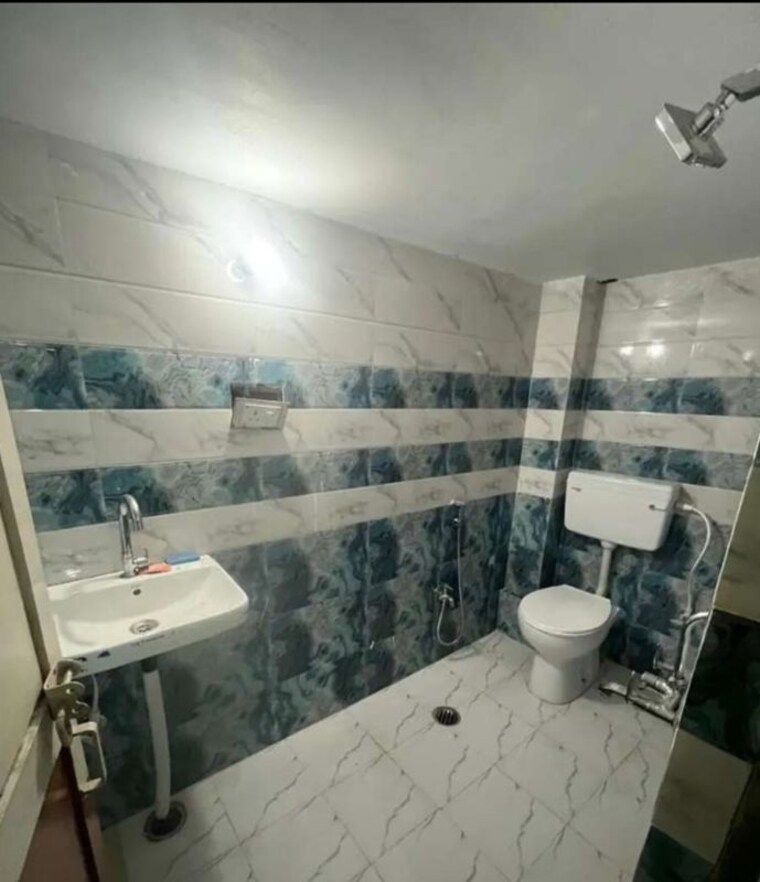 Team Area, hazratganj 2 Bedroom 800 Sq.Ft. Apartment In Hazratganj Lucknow 9923716