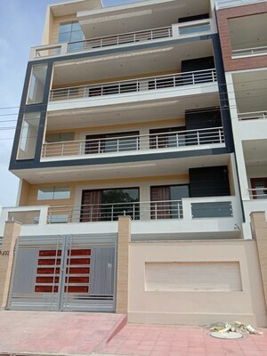 3 BHK Builder Floor – Exterior View View at Ardee City, Sector 52 - for Rent