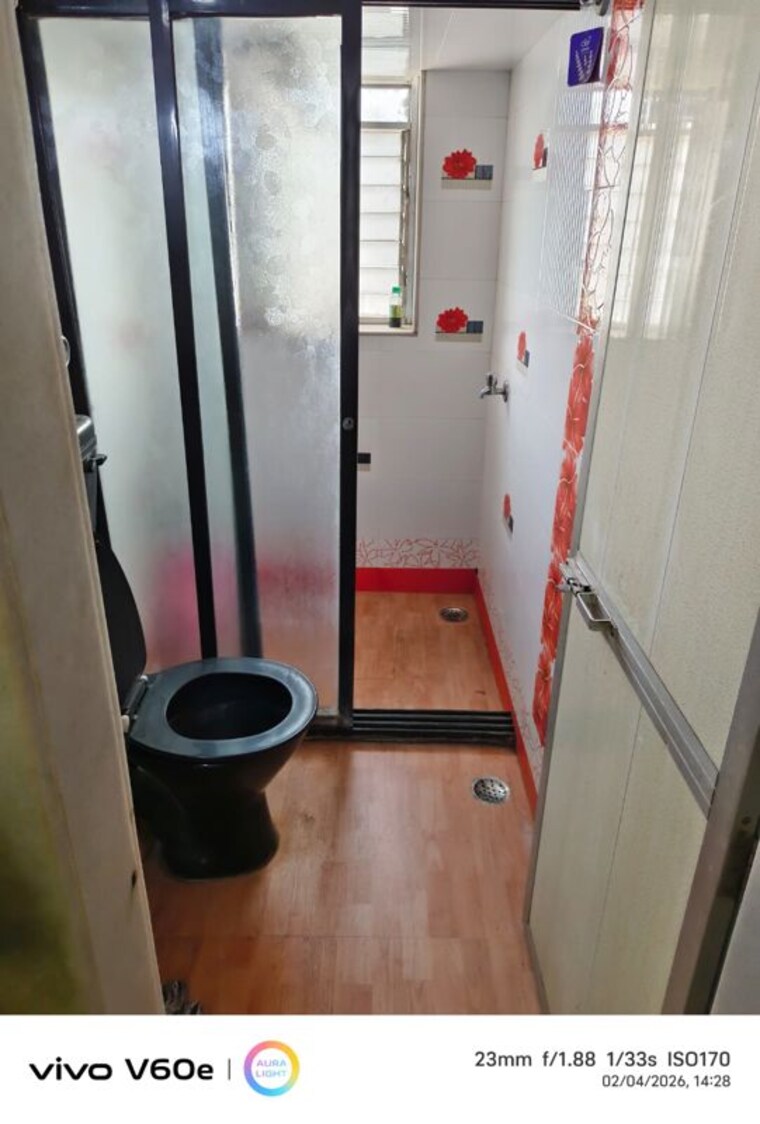 Bathroom, gracious-chs 2 Bedroom 900 Sq.Ft. Apartment In Andheri East Mumbai 9923733