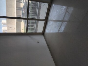 Room in 3 BHK Apartment at Conscient Habitat Residences, Sector 78 – for Rent