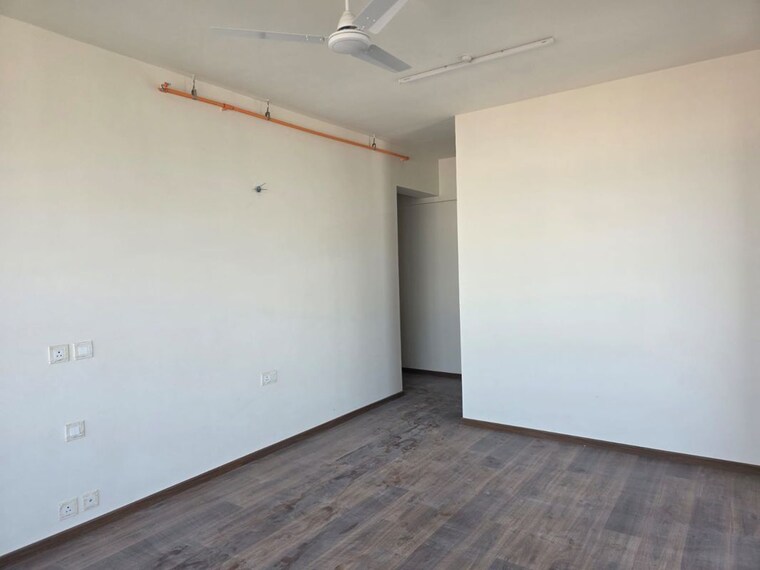 Room, kurla west 1 Bedroom 500 Sq.Ft. Apartment In Kurla West Mumbai 9923746