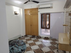Room in 3 BHK Apartment at Sector 21c – for Rent