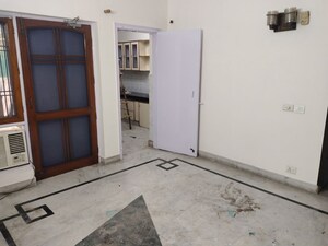 Room in 3 BHK Apartment at Sector 21c – for Rent