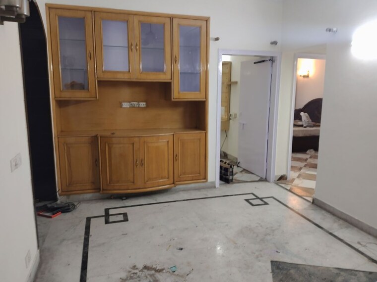 Room, sector 21c 3 Bedroom 1450 Sq.Ft. Apartment In Sector 21c Faridabad 9884294