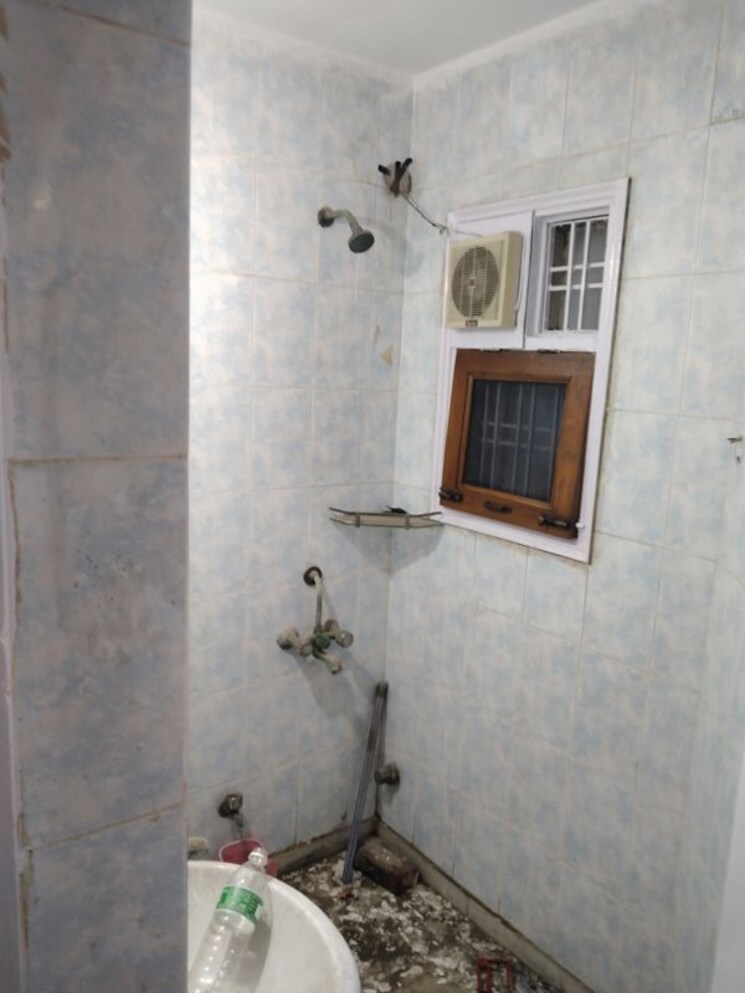 Bathroom, sector 21c 3 Bedroom 1450 Sq.Ft. Apartment In Sector 21c Faridabad 9884294