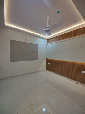 Furnished Amenities in 3 BHK Apartment at Prestige Beverly Hills, Kokapet – for Rent