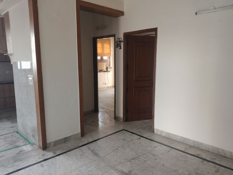 Room, sector 21c 3 Bedroom 1450 Sq.Ft. Apartment In Sector 21c Faridabad 9263997