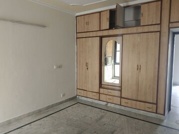 Room in 3 BHK Apartment at Sector 21c – for Rent