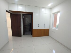 Room in 2 BHK Apartment at Aparna Zenon, Puppalaguda – for Rent