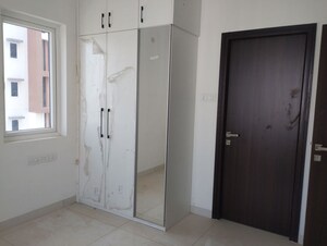 Room in 2 BHK Apartment at Aparna Zenon, Puppalaguda – for Rent