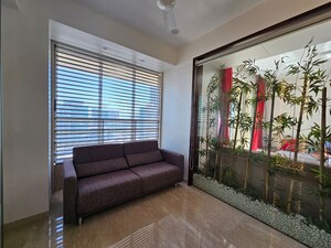 Bedroom in 2.5 BHK Apartment at Oberoi Springs, Andheri West – for Rent