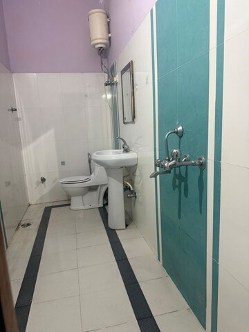 Bathroom in 2 BHK Builder Floor at RWA Residential Society Sector 46, Sector 46 – for Rent