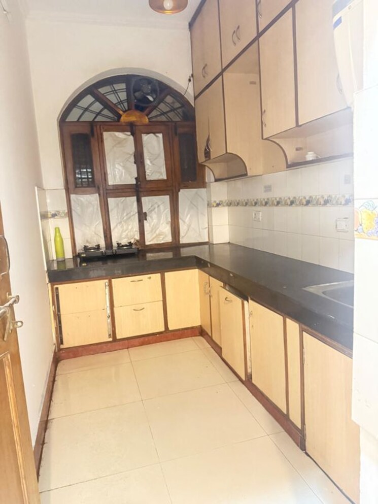 Kitchen, rwa-residential-society-sector-46 2 Bedroom 200 Sq.Yd. Builder Floor In Sector 46 Gurgaon 9923796