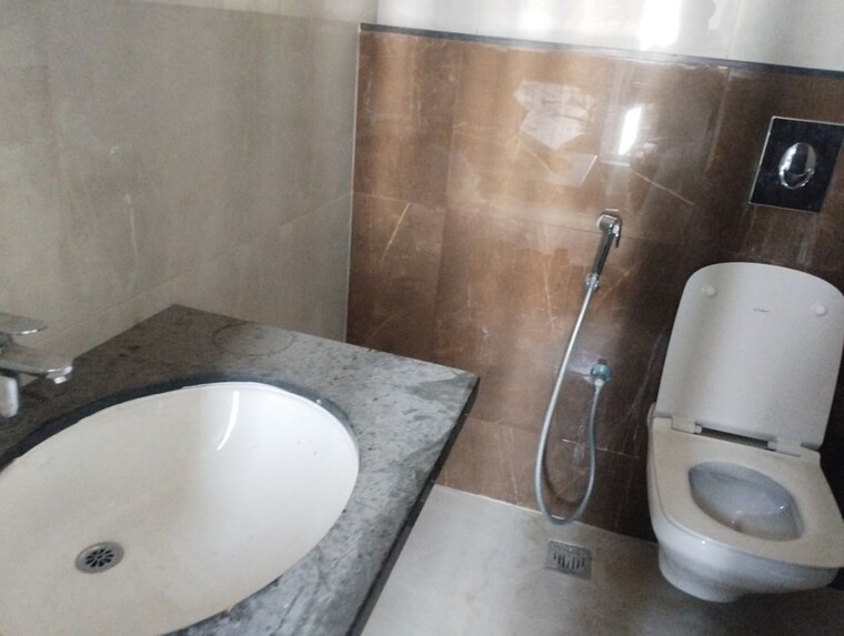 Bathroom, aparna-sarovar 3 Bedroom 1800 Sq.Ft. Apartment In Nallagandla Hyderabad 9923807