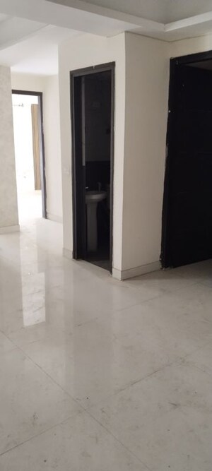 Room in 4 BHK Apartment at VVIP Mangal, Raj Nagar Extension – for Sale