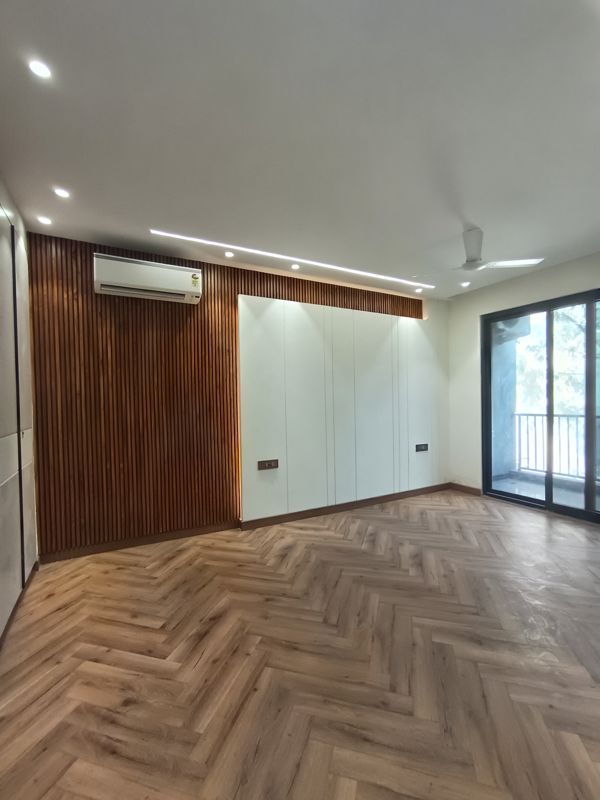 4 BHK + Servant Room Builder Floor For Sale in DLF Phase I