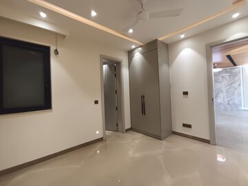 Building Lobby in 4 BHK Builder Floor at Dlf Phase I – for Sale