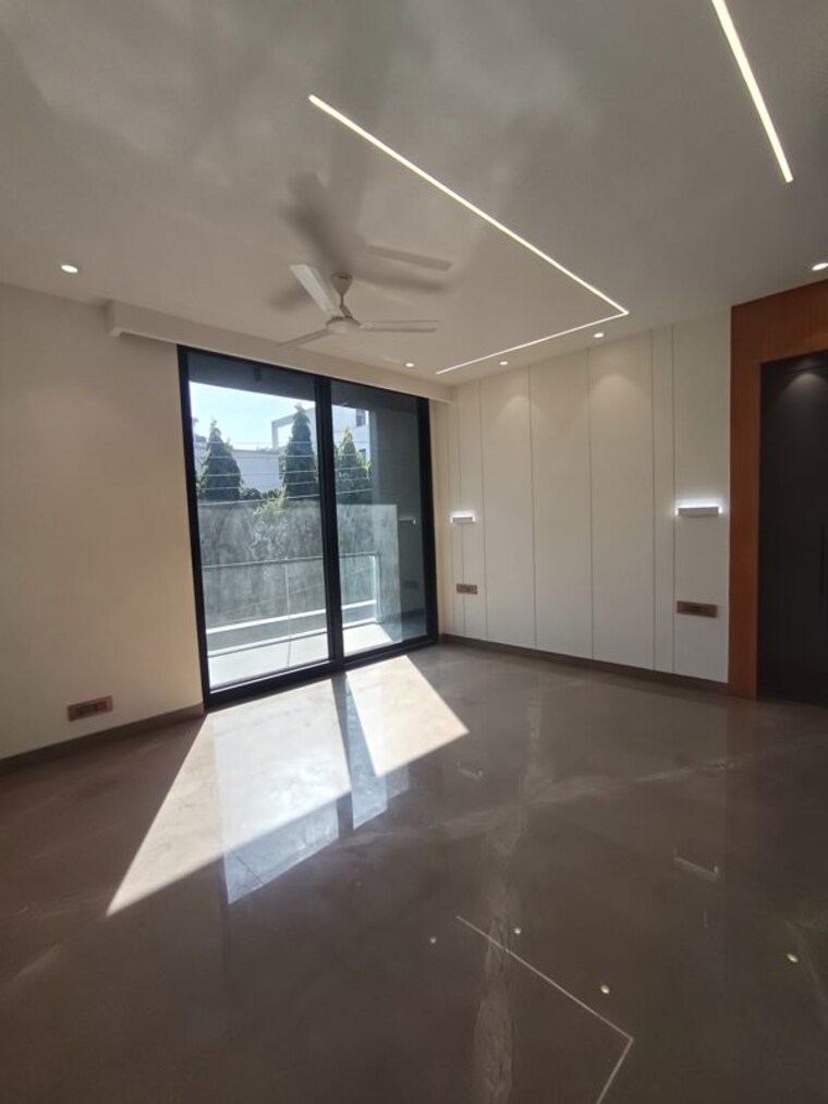 Room, dlf phase i 4 Bedroom 316 Sq.Yd. Builder Floor In Dlf Phase I Gurgaon 9923831