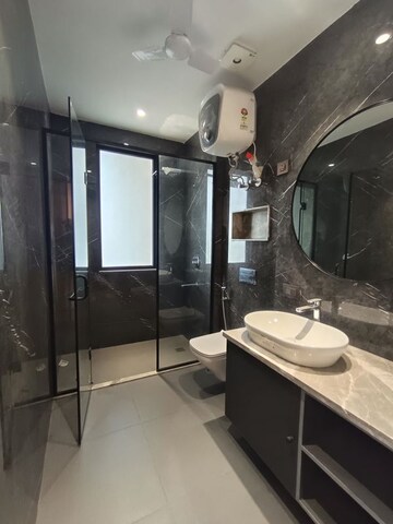 Team Area in 4 BHK Builder Floor at Dlf Phase I – for Sale