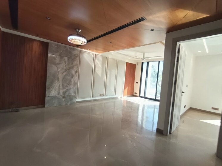 Room, dlf phase i 4 Bedroom 316 Sq.Yd. Builder Floor In Dlf Phase I Gurgaon 9923831