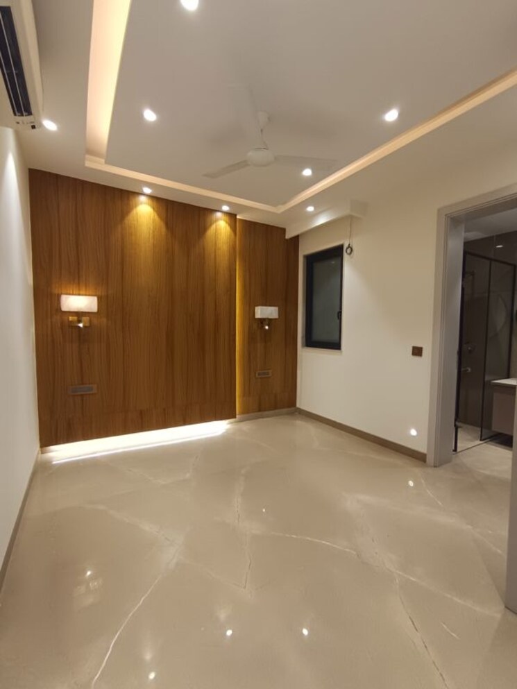 Room, dlf phase i 4 Bedroom 316 Sq.Yd. Builder Floor In Dlf Phase I Gurgaon 9923831