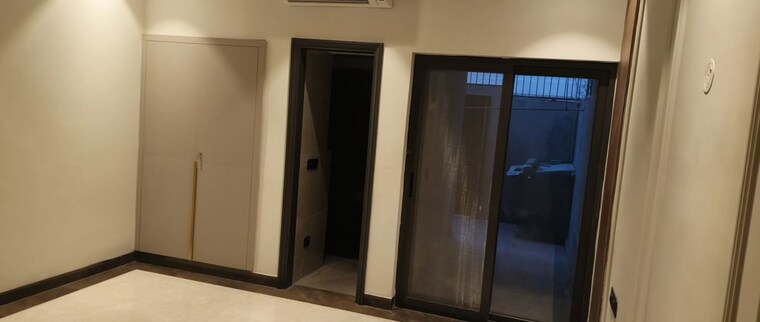 undefined, greater kailash ii 3 Bedroom 255 Sq.Yd. Independent House In Greater Kailash ii Delhi 9923846