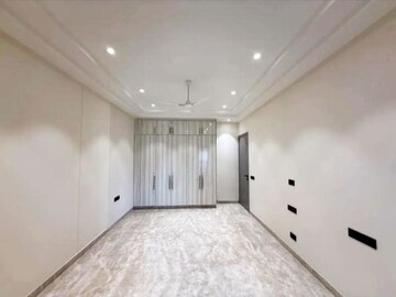 Master Bedroom in 3 BHK Builder Floor at Kalkaji – for Rent