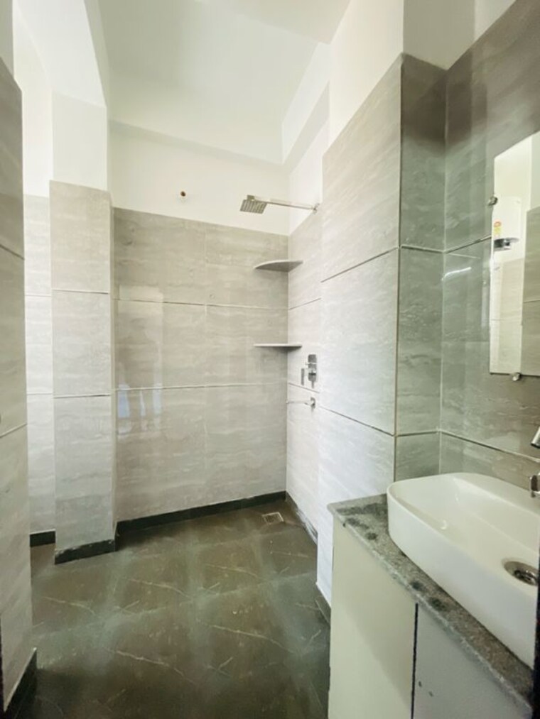 Bathroom, sector 52 1 Bedroom 460 Sq.Ft. Builder Floor In Sector 52 Gurgaon 9923864