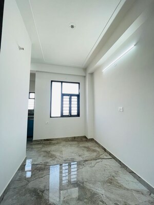 Room in 1 BHK Builder Floor at Sector 52 – for Rent