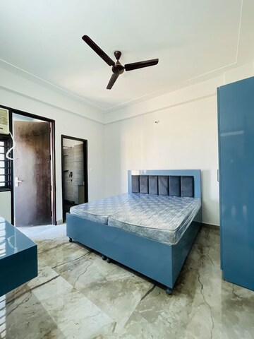 Master Bedroom in 1 BHK Builder Floor at Sector 52 – for Rent