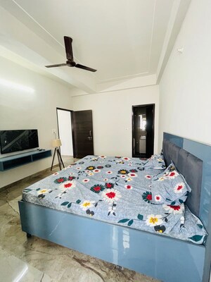 Bedroom in 1 BHK Builder Floor at Sector 52 – for Rent