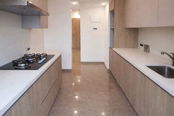 Room in 3 BHK Apartment at Lotus Aurus, Andheri West – for Rent