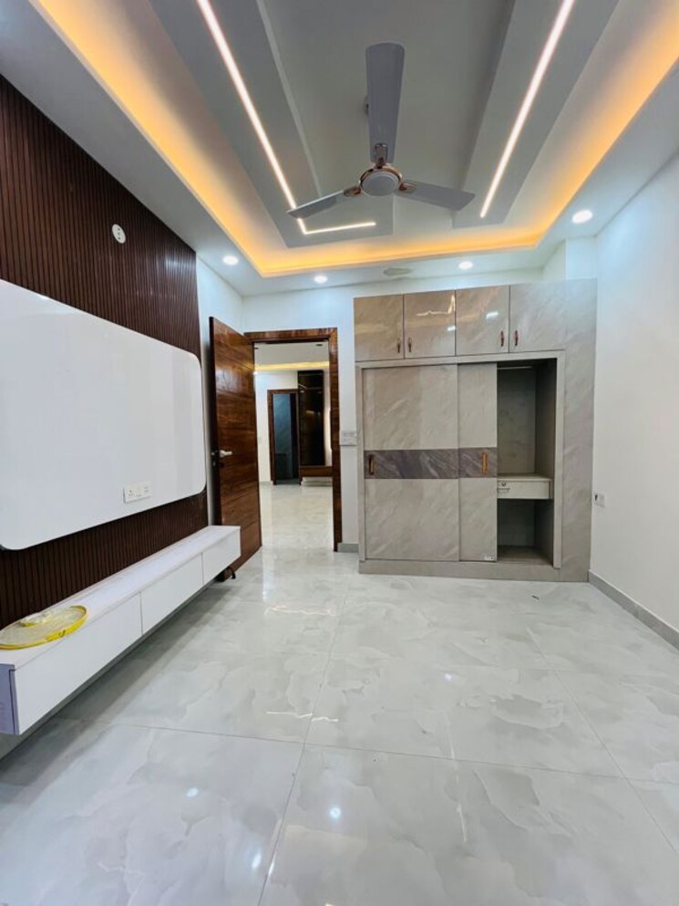 Room, suraj vihar 4 Bedroom 1100 Sq.Ft. Builder Floor In Suraj Vihar Delhi 9923874