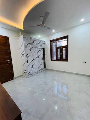 Room in 4 BHK Builder Floor at Suraj Vihar – for Sale