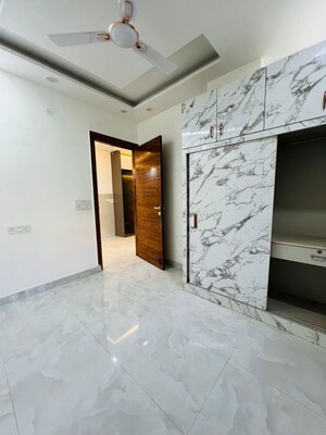 Room in 4 BHK Builder Floor at Suraj Vihar – for Sale