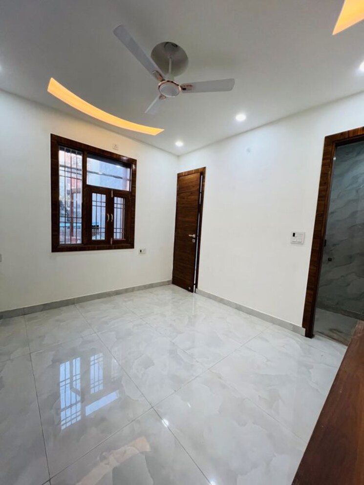 Room, suraj vihar 4 Bedroom 1100 Sq.Ft. Builder Floor In Suraj Vihar Delhi 9923874