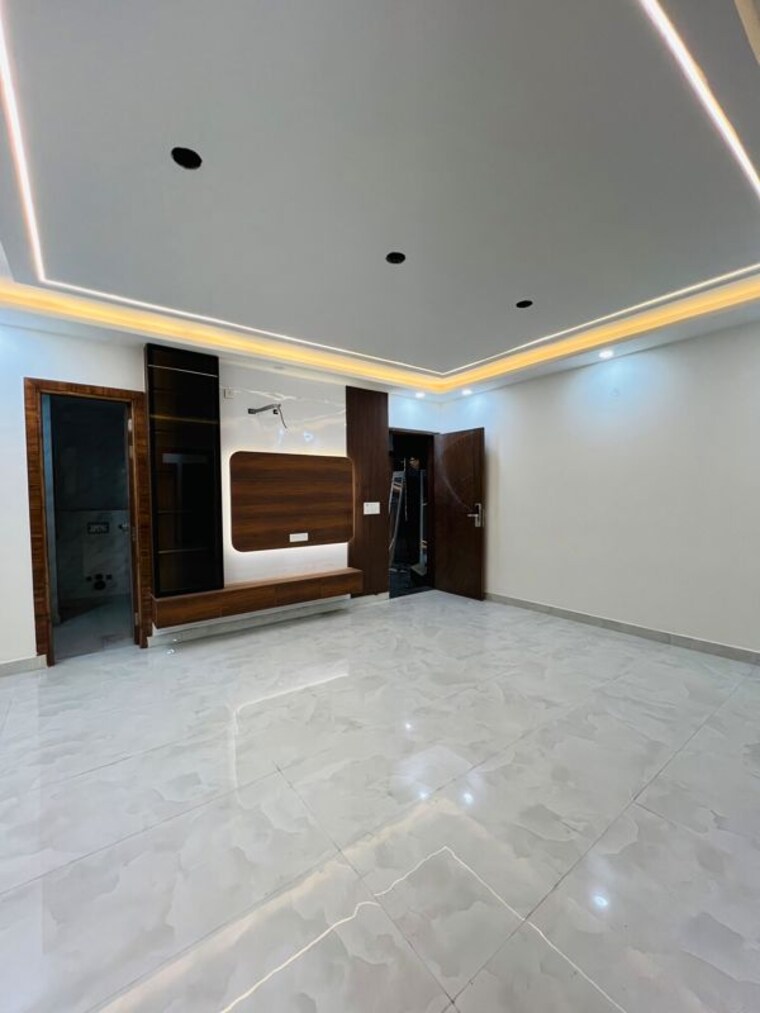 Living Room, suraj vihar 4 Bedroom 1100 Sq.Ft. Builder Floor In Suraj Vihar Delhi 9923874