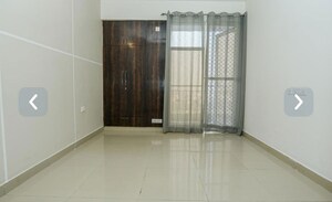 Room in 2.5 BHK Apartment at Nirala Greenshire, Sector 2 Greater Noida – for Sale