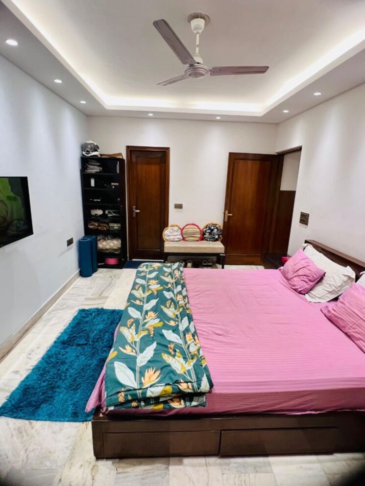 Master Bedroom, greater kailash i 3 Bedroom 2700 Sq.Ft. Builder Floor In Greater Kailash I Delhi 9910353
