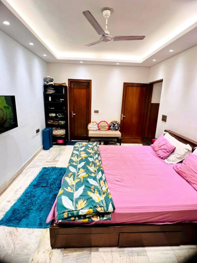 Master Bedroom, greater kailash i 3 Bedroom 2000 Sq.Ft. Builder Floor In Greater Kailash I Delhi 9923871