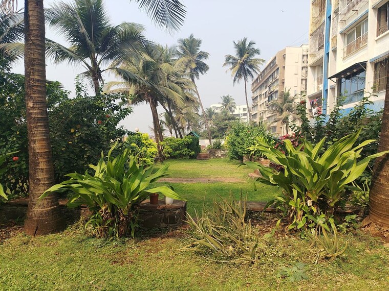 Garden, sky-heaven 1 RK 400 Sq.Ft. Apartment In Versova Mumbai 9923919