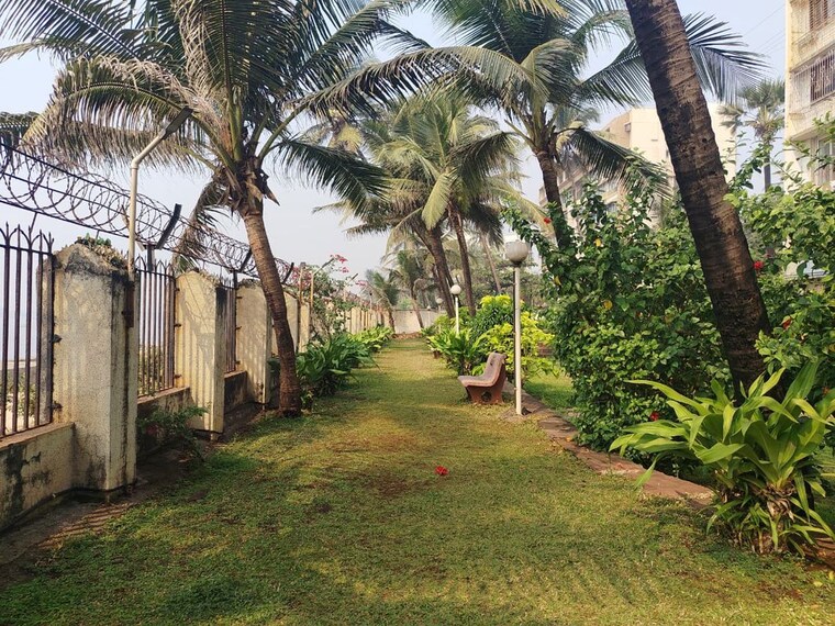 Garden, sky-heaven 1 RK 400 Sq.Ft. Apartment In Versova Mumbai 9923919