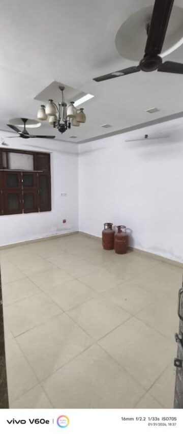Room in 2 BHK Independent House at Sector 23 – for Rent