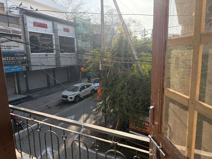 Balcony, sector 56 2 Bedroom 2150 Sq.Ft. Independent House In Sector 56 Noida 9923927