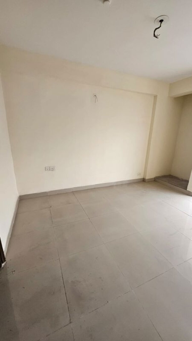 Room, arv-park 2 Bedroom 1200 Sq.Ft. Apartment In Sector 63 Noida 9923944